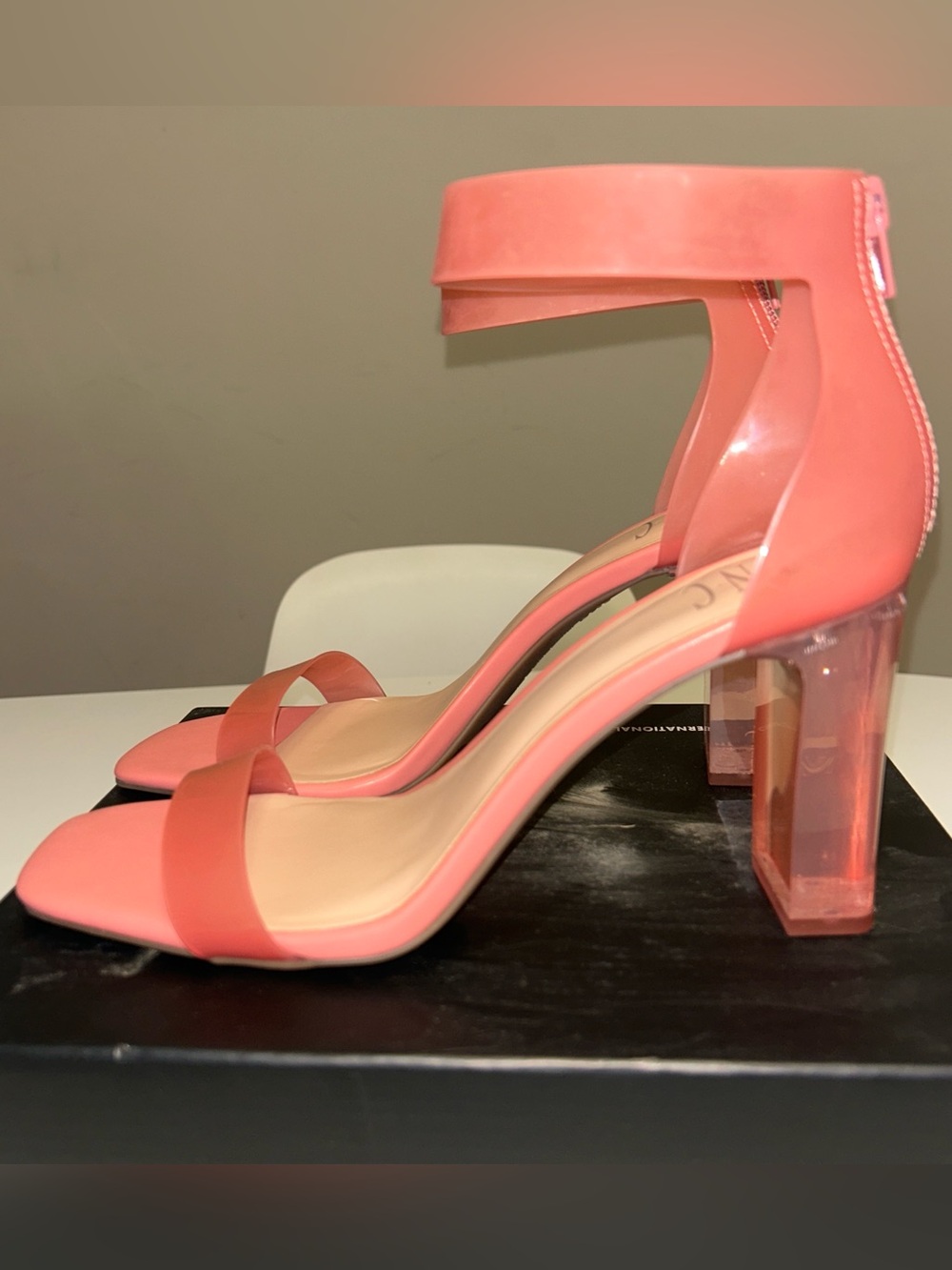 INC Summer Zip Up block Heeled Sandals in Pink Vinyl women’s size 9.5 NWT